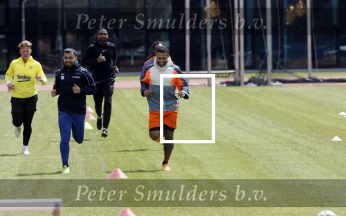 Amsterdam 14 mei 2020
Memphis Depay Edgar David Orlando Engelaar en Ronald Koeman jr trainen in het olympisch stadion.