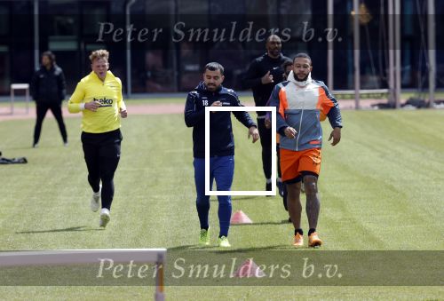Amsterdam 14 mei 2020
Memphis Depay Edgar David Orlando Engelaar en Ronald Koeman jr trainen in het olympisch stadion.