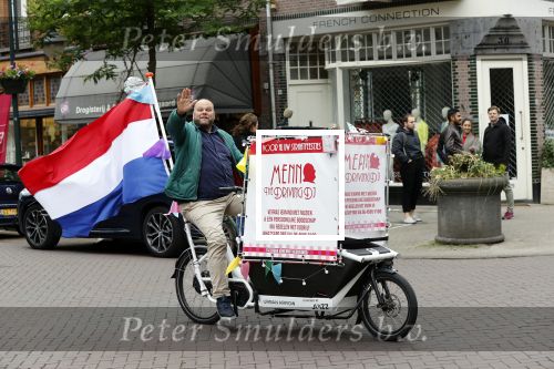 Amsterdam 6 juni 2020
Menno Kohler is in te huren als straat dj. Hij komt dan met zijn bakfiets