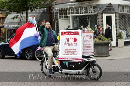 Amsterdam 6 juni 2020
Menno Kohler is in te huren als straat dj. Hij komt dan met zijn bakfiets