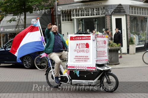 Amsterdam 6 juni 2020
Menno Kohler is in te huren als straat dj. Hij komt dan met zijn bakfiets