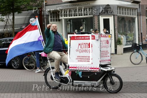 Amsterdam 6 juni 2020
Menno Kohler is in te huren als straat dj. Hij komt dan met zijn bakfiets