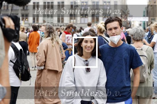 Amsterdam 1 juni 2020
Protest op de dam tegen poltiegeweld tegen donkere mensen. Demi en Nino Wilkes