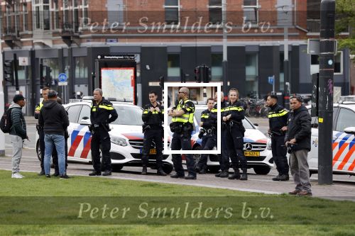 Amsterdam 29 april 2020
Honderden Molukkers op het museumplein. De politie keek toen maar hoefde niet op te treden.