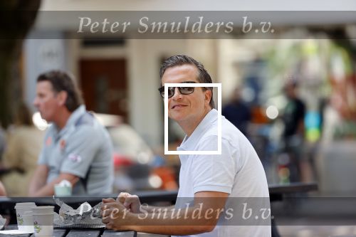 Amsterdam 31 mei 2020
Quincy Schellevis met zijn vrouw op terras in de cornelis schuytstraat