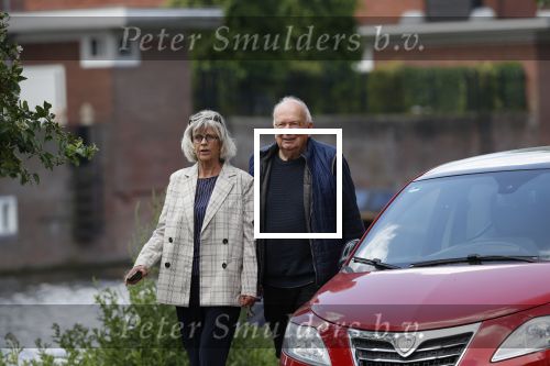 Amsterdam 23 mei 2020
Rob v d Meeberg met zijn vrouw op straat in Amsterdam zuid