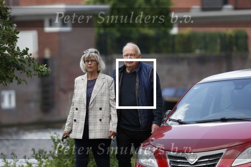 Amsterdam 23 mei 2020
Rob v d Meeberg met zijn vrouw op straat in Amsterdam zuid