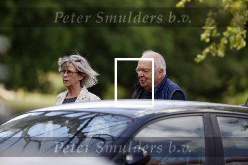 Amsterdam 23 mei 2020
Rob v d Meeberg met zijn vrouw op straat in Amsterdam zuid