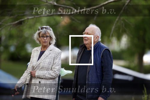 Amsterdam 23 mei 2020
Rob v d Meeberg met zijn vrouw op straat in Amsterdam zuid