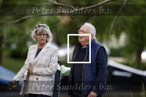 Amsterdam 23 mei 2020
Rob v d Meeberg met zijn vrouw op straat in Amsterdam zuid