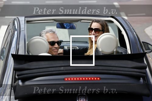 Amsterdam 23 mei 2020
Robert Schoemacher met zijn vrouw Claudia in hun fiat 500 cabrio.