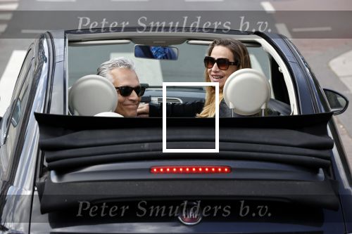 Amsterdam 23 mei 2020
Robert Schoemacher met zijn vrouw Claudia in hun fiat 500 cabrio.