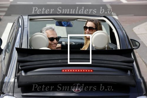 Amsterdam 23 mei 2020
Robert Schoemacher met zijn vrouw Claudia in hun fiat 500 cabrio.