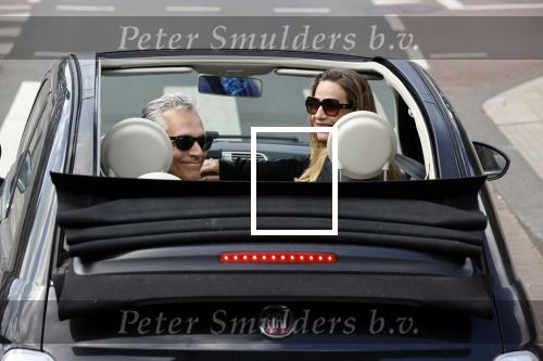 Amsterdam 23 mei 2020
Robert Schoemacher met zijn vrouw Claudia in hun fiat 500 cabrio.