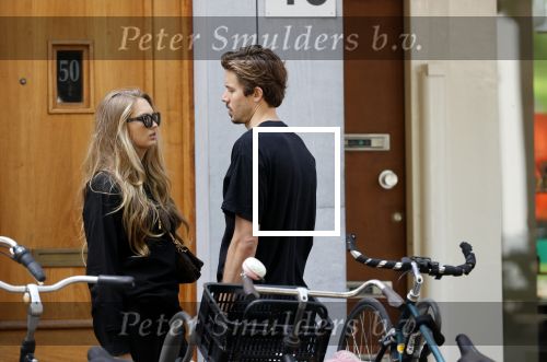 Amsterdam 23 mei 2020
Romee Strijd en haar man  Laurens van Leeuwen in Amsterdam zuid.