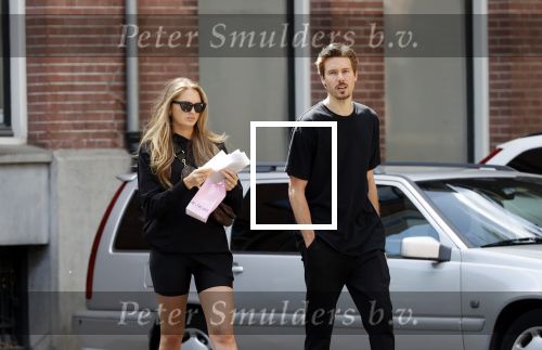 Amsterdam 23 mei 2020
Romee Strijd en haar man  Laurens van Leeuwen in Amsterdam zuid.