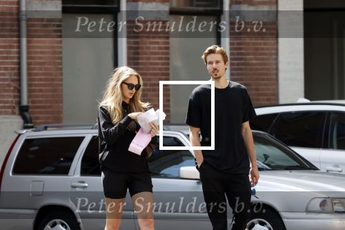 Amsterdam 23 mei 2020
Romee Strijd en haar man  Laurens van Leeuwen in Amsterdam zuid.
