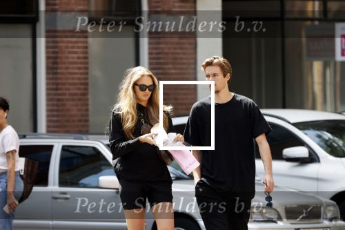 Amsterdam 23 mei 2020
Romee Strijd en haar man  Laurens van Leeuwen in Amsterdam zuid.