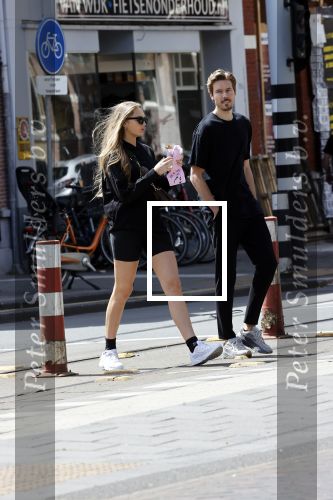 Amsterdam 23 mei 2020
Romee Strijd en haar man  Laurens van Leeuwen in Amsterdam zuid.