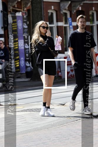 Amsterdam 23 mei 2020
Romee Strijd en haar man  Laurens van Leeuwen in Amsterdam zuid.