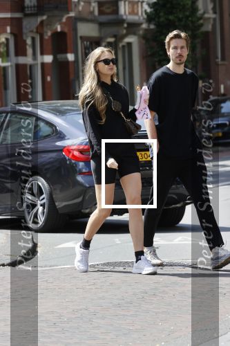 Amsterdam 23 mei 2020
Romee Strijd en haar man  Laurens van Leeuwen in Amsterdam zuid.