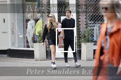 Amsterdam 23 mei 2020
Romee Strijd en haar man  Laurens van Leeuwen in Amsterdam zuid.