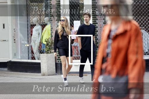 Amsterdam 23 mei 2020
Romee Strijd en haar man  Laurens van Leeuwen in Amsterdam zuid.