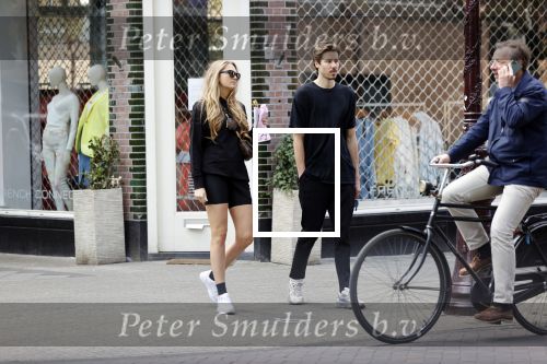 Amsterdam 23 mei 2020
Romee Strijd en haar man  Laurens van Leeuwen in Amsterdam zuid.