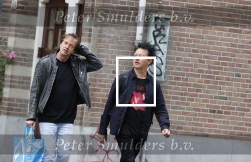 Amsterdam 24 mei 2020
Rop Verheijen met zijn partner op straat in Amsterdam zuid.