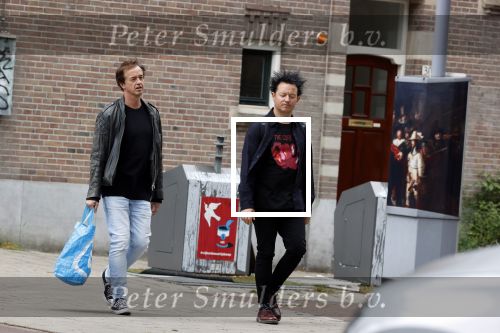 Amsterdam 24 mei 2020
Rop Verheijen met zijn partner op straat in Amsterdam zuid.