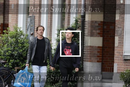 Amsterdam 24 mei 2020
Rop Verheijen met zijn partner op straat in Amsterdam zuid.