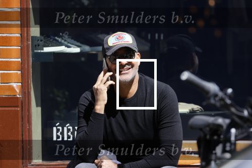 Amsterdam 6 mei 2020
Ruud Gullit met petje bellend in Amsterdam zuid