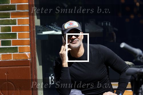 Amsterdam 6 mei 2020
Ruud Gullit met petje bellend in Amsterdam zuid