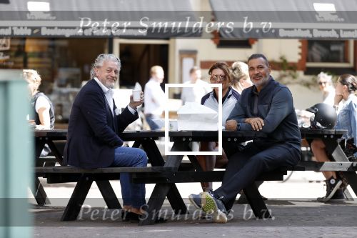 Amsterdam 27 mei 2020
Ruud Gullit Karin de Rooij en Mark Teurlings op terras.