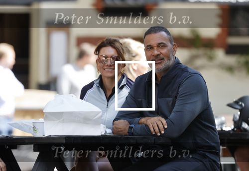 Amsterdam 27 mei 2020
Ruud Gullit Karin de Rooij en Mark Teurlings op terras.