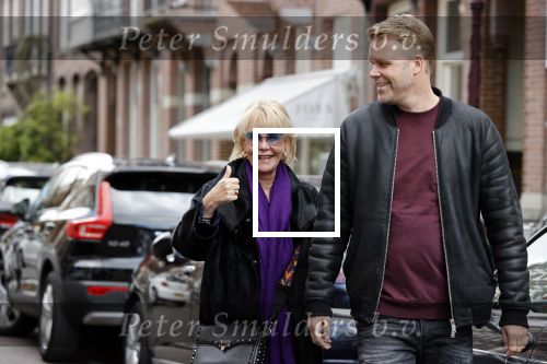 Amsterdam 15 mei 2020
Sheila de Vries met haar zoon Gideon p[ de cornelis schuytstraat