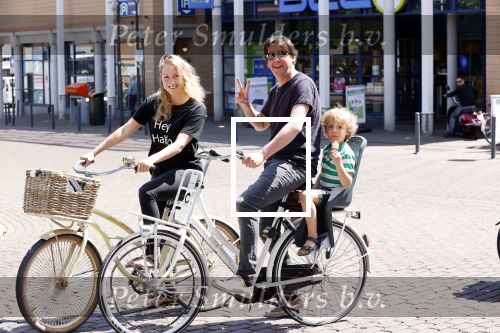 Amsterdam 29 mei 2020
Steven Kazan met zijn vrouw Jamie en hun zoontje