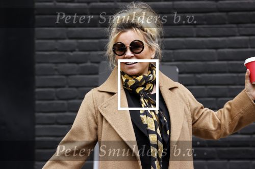 Amsterdam 15 mei 2020
Tatjana drinkt kopje koffie op de beethovenstraat