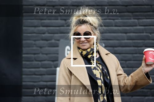 Amsterdam 15 mei 2020
Tatjana drinkt kopje koffie op de beethovenstraat