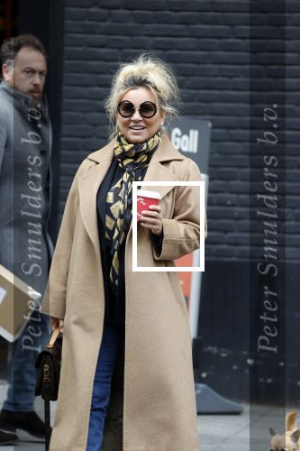 Amsterdam 15 mei 2020
Tatjana drinkt kopje koffie op de beethovenstraat