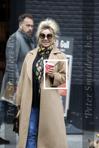 Amsterdam 15 mei 2020
Tatjana drinkt kopje koffie op de beethovenstraat