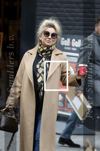Amsterdam 15 mei 2020
Tatjana drinkt kopje koffie op de beethovenstraat