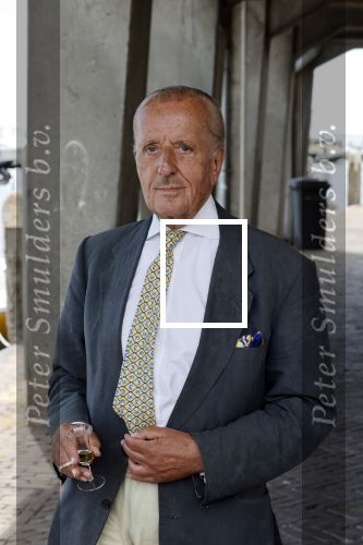 Volendam 1 juni 2020
Forum van Democratie met Thierry Baudet Theo Hiddema en Wybren van Haga zijn in Volendam tijdens de opening van de terrassen.