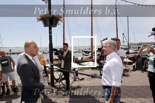 Volendam 1 juni 2020
Forum van Democratie met Thierry Baudet Theo Hiddema en Wybren van Haga zijn in Volendam tijdens de opening van de terrassen.