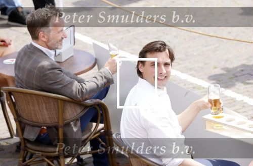 Volendam 1 juni 2020
Forum van Democratie met Thierry Baudet Theo Hiddema en Wybren van Haga zijn in Volendam tijdens de opening van de terrassen.