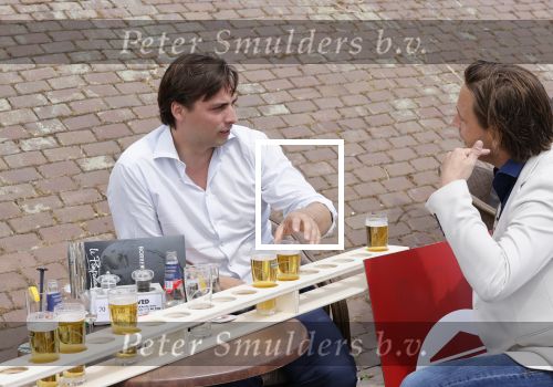 Volendam 1 juni 2020
Forum van Democratie met Thierry Baudet Theo Hiddema en Wybren van Haga zijn in Volendam tijdens de opening van de terrassen.