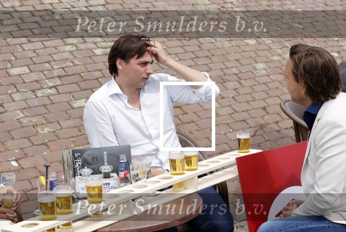 Volendam 1 juni 2020
Forum van Democratie met Thierry Baudet Theo Hiddema en Wybren van Haga zijn in Volendam tijdens de opening van de terrassen.