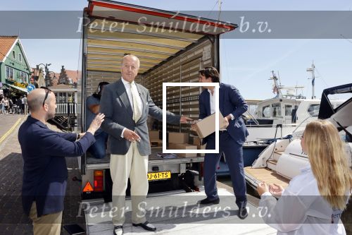 Volendam 1 juni 2020
Forum van Democratie met Thierry Baudet Theo Hiddema en Wybren van Haga zijn in Volendam tijdens de opening van de terrassen.