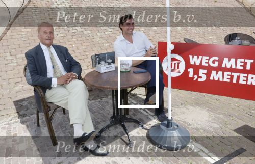Volendam 1 juni 2020
Forum van Democratie met Thierry Baudet Theo Hiddema en Wybren van Haga zijn in Volendam tijdens de opening van de terrassen.