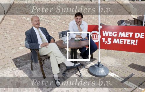 Volendam 1 juni 2020
Forum van Democratie met Thierry Baudet Theo Hiddema en Wybren van Haga zijn in Volendam tijdens de opening van de terrassen.